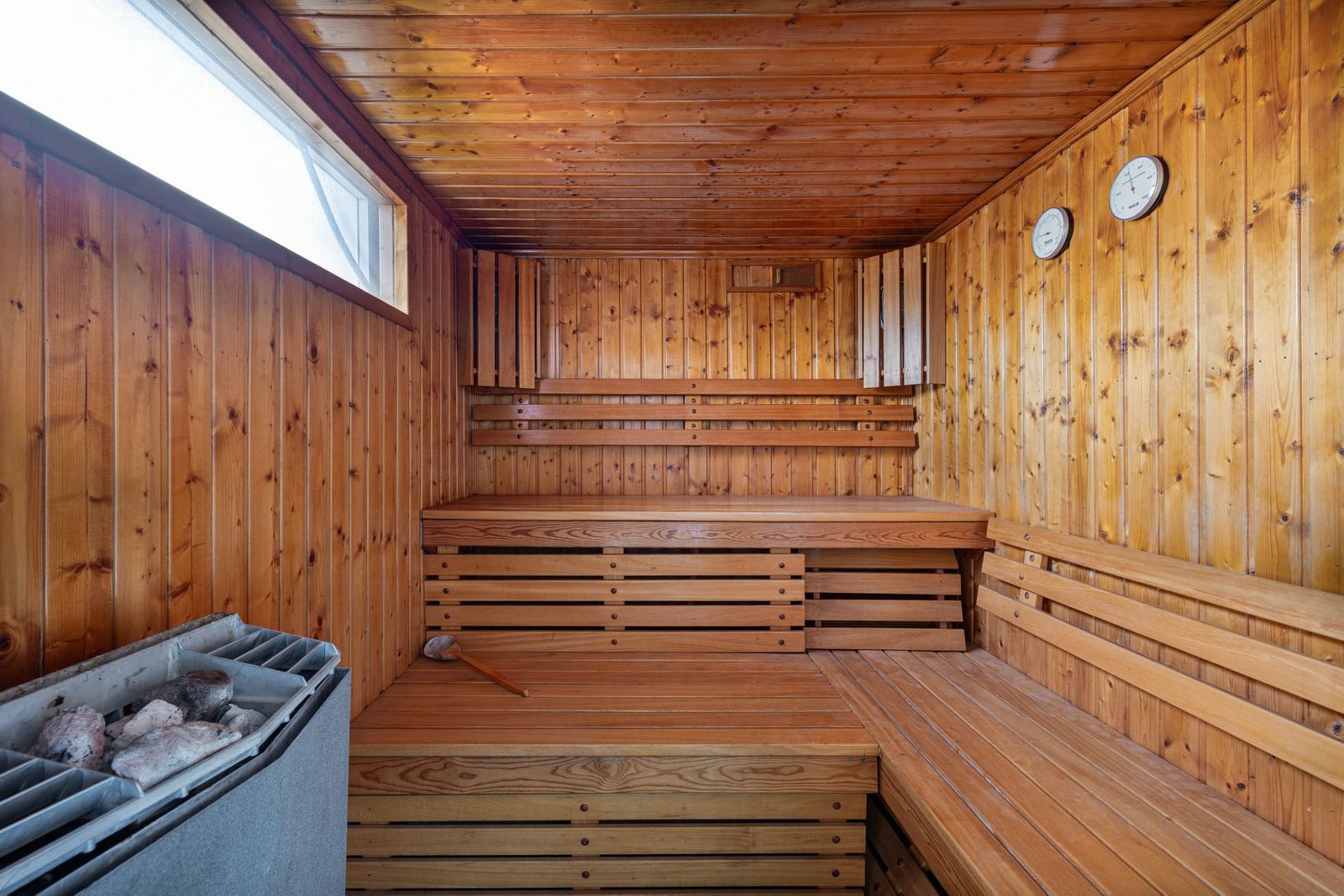 ca0e403b554068a5b262516ce2f8658f - 4