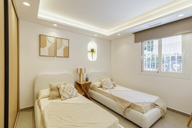 cab0cac89019782bd5631e03ca75f4a0 - 13