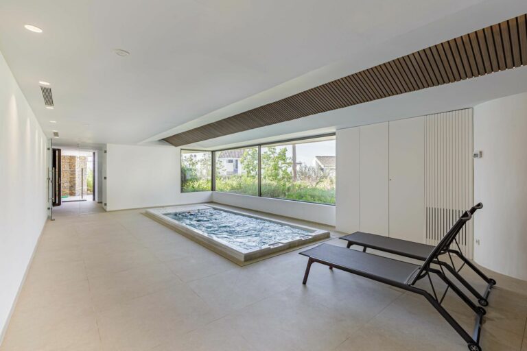 caff26847a82a8fd4fa849f96bae85bc - 13