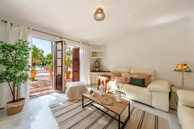 cb522263ba62360f700c452a04b5e3e3 - 7