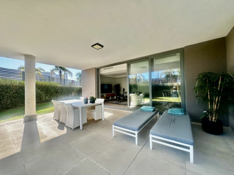 cd1ff8c02b3b8b40542e2f1557331bb4 - 12