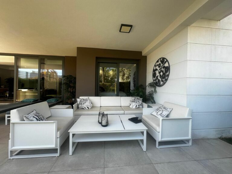 cd1ff8c02b3b8b40542e2f1557331bb4 - 13