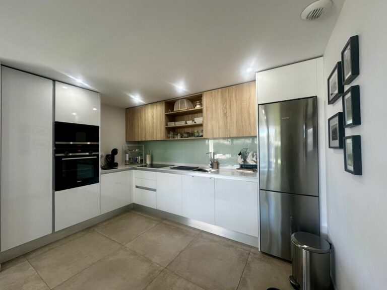 cd1ff8c02b3b8b40542e2f1557331bb4 - 15