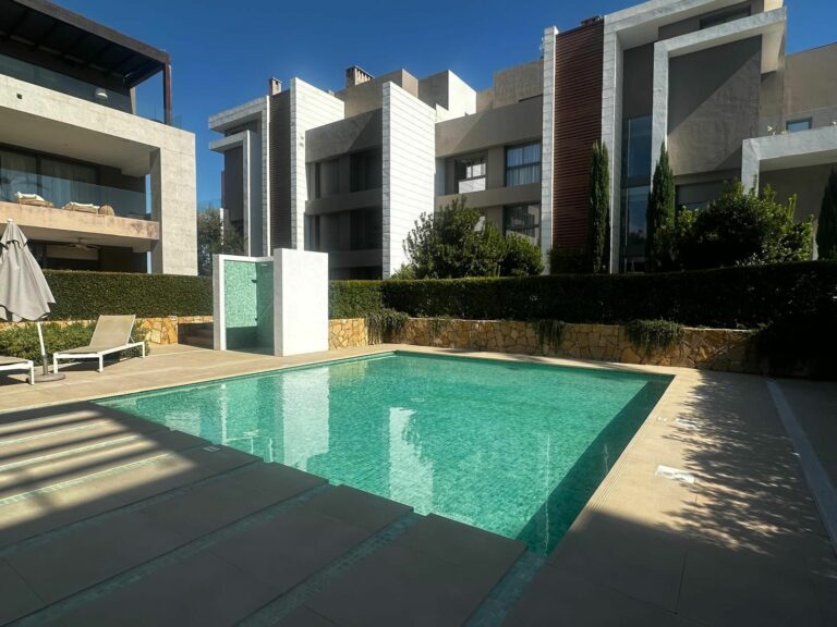 cd1ff8c02b3b8b40542e2f1557331bb4 - 4