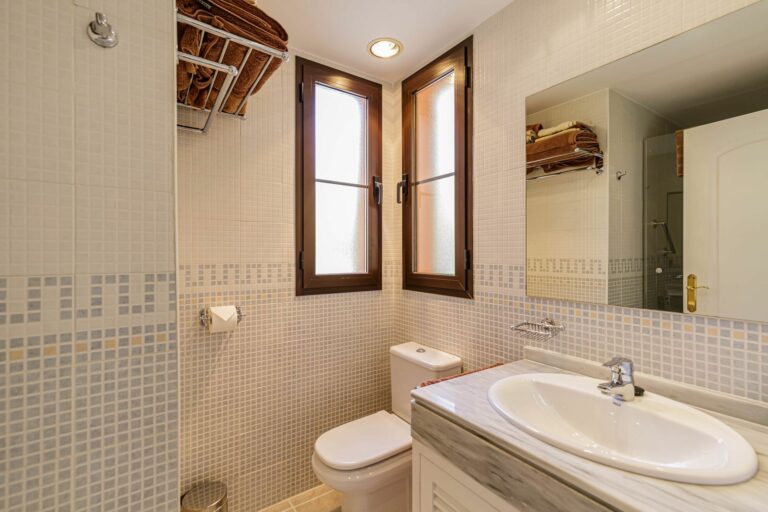 cde8594c90f27711ee7bf6b0f2691b6c - 13