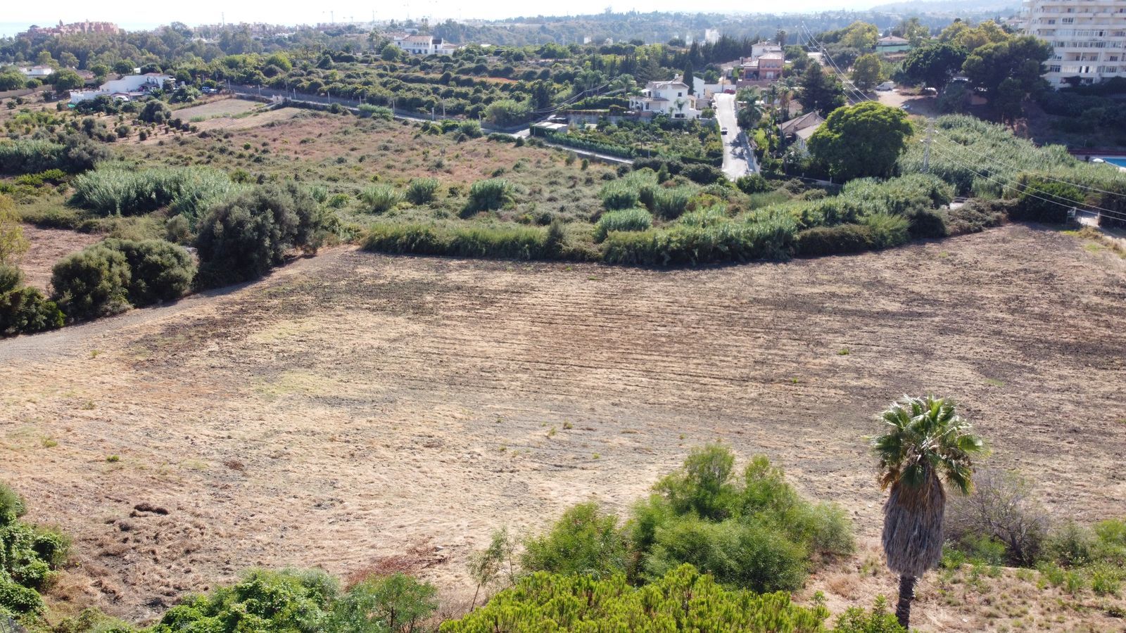 cee42c09b858dc7c7c034373513bec00 - 13