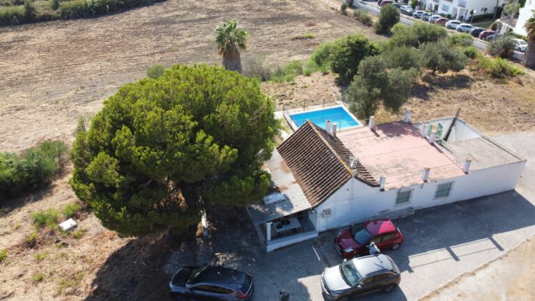 cee42c09b858dc7c7c034373513bec00 - 14