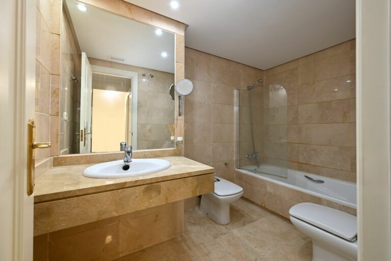 d0fc41ad0b9e2f63588e4f17f749aed5 - 12