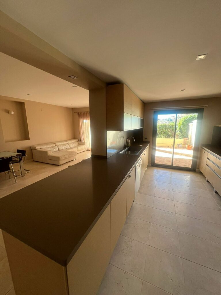 d55659778f1e25878afb07171a937b77 - 4