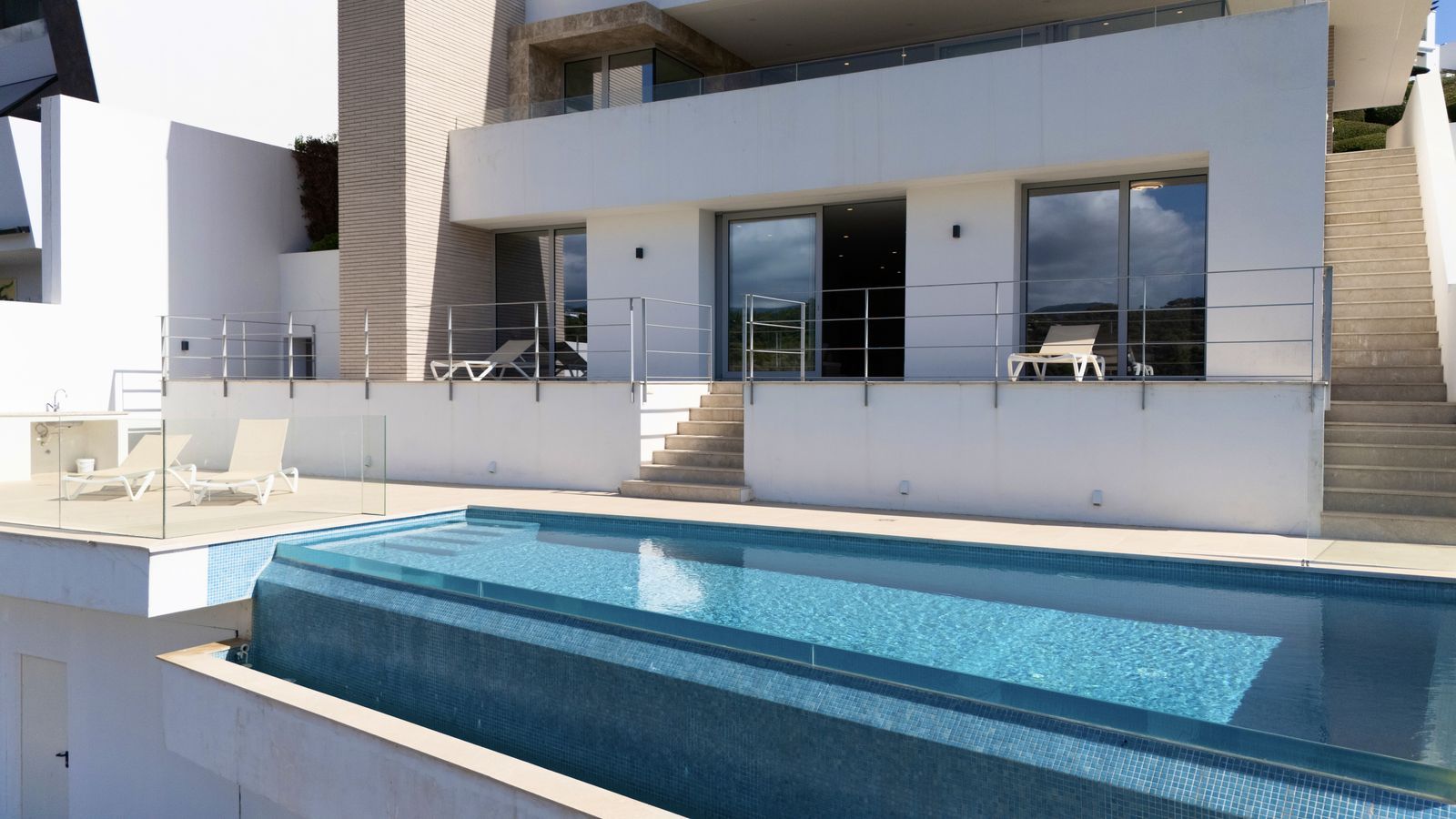 d6a971a8fd032d77f513020a330f25f7 - 5