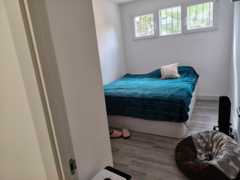 d7d6073e133d51029c3450ea60131cc4 - 12