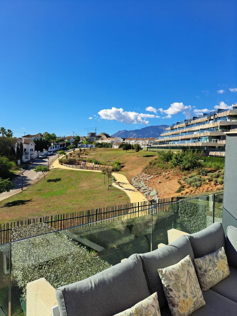 d89566a2b9afff41f6a78d9b09dac816 - 13