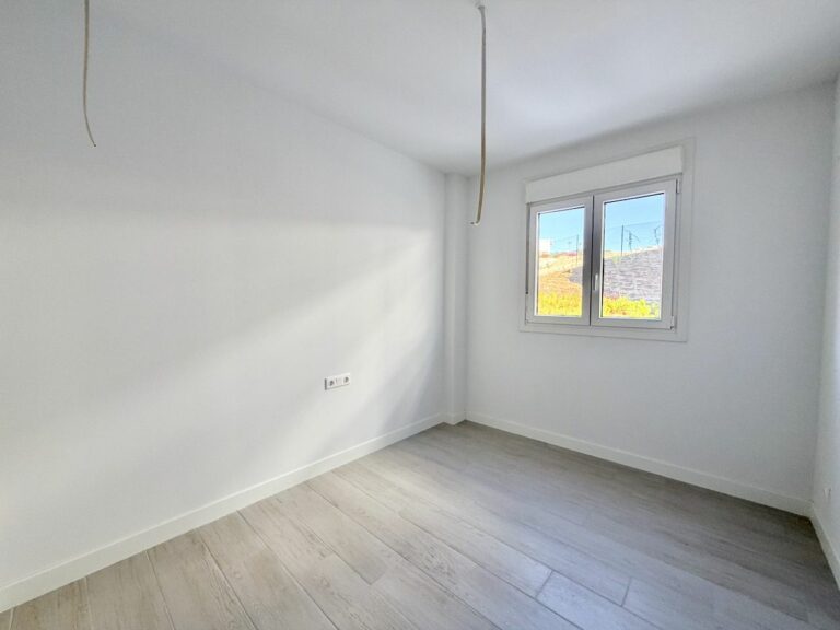 d8e184877a7e14fd0d5249f9e182a3a4 - 10