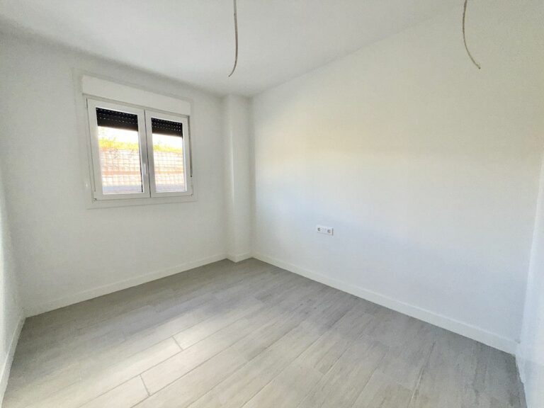 d8e184877a7e14fd0d5249f9e182a3a4 - 15