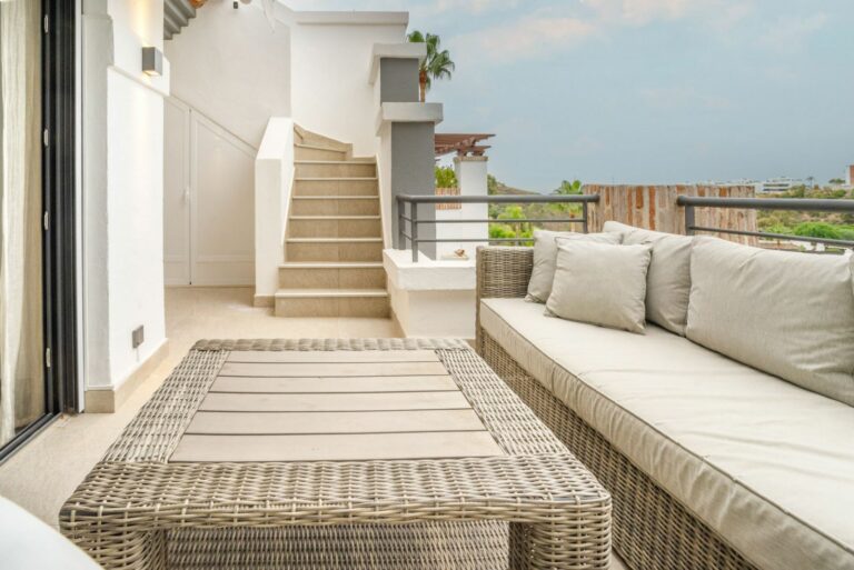 db50a11e955c8279ff8c1147f6651450 - 16