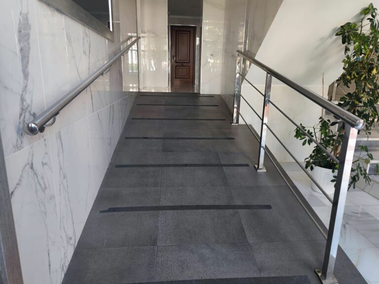 db68c631d1afa53117b37550f56ecf44 - 1