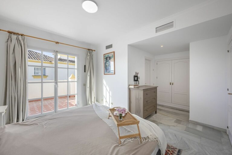 dbfa8842bd5a73b205620a700ac6d442 - 16