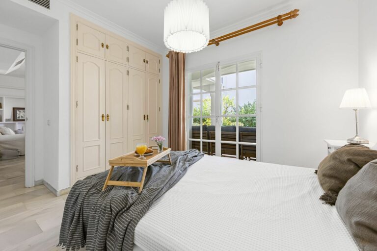 dbfa8842bd5a73b205620a700ac6d442 - 9