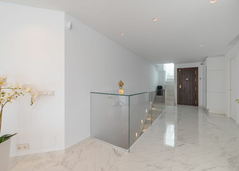 dc9445e13fef08c927fe12bdb2a8715d - 11