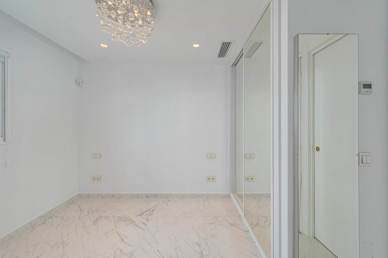 dc9445e13fef08c927fe12bdb2a8715d - 12