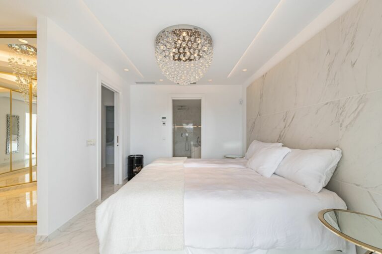 dc9445e13fef08c927fe12bdb2a8715d - 16