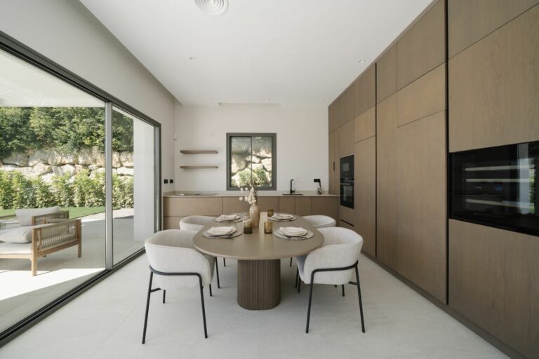 dcc66d3964a9daa0e8cf14a29eba98c7 - 11