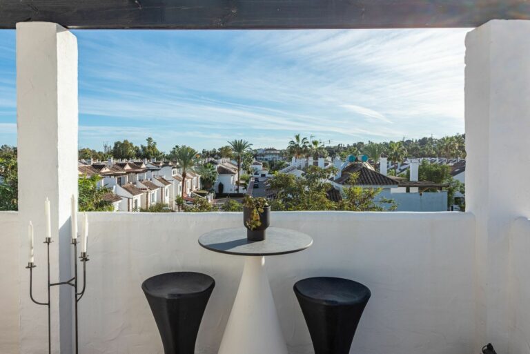 de05329b64c4322b8b40df7cc0fe6c74 - 15