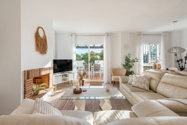 de05329b64c4322b8b40df7cc0fe6c74 - 4