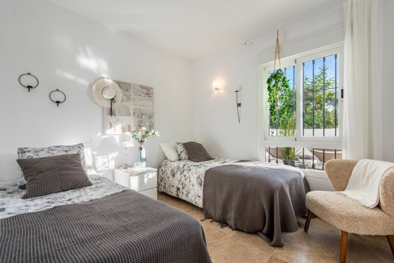 de05329b64c4322b8b40df7cc0fe6c74 - 7