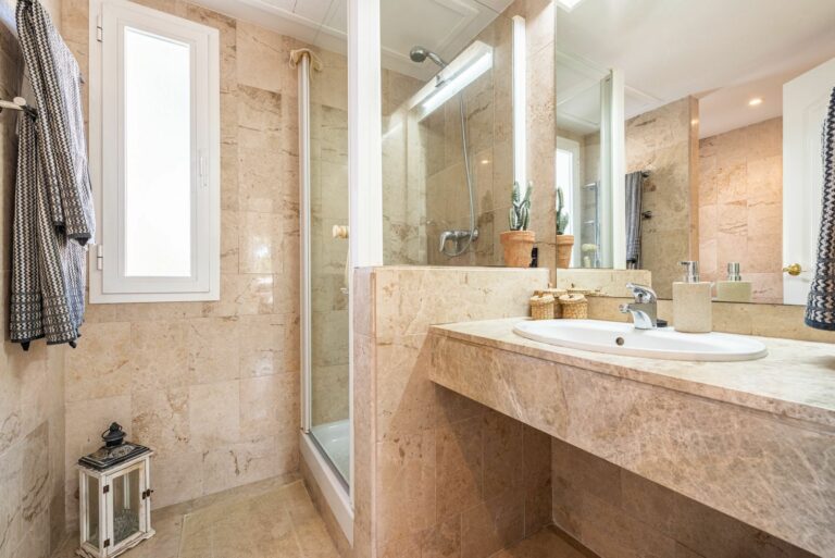 de05329b64c4322b8b40df7cc0fe6c74 - 9