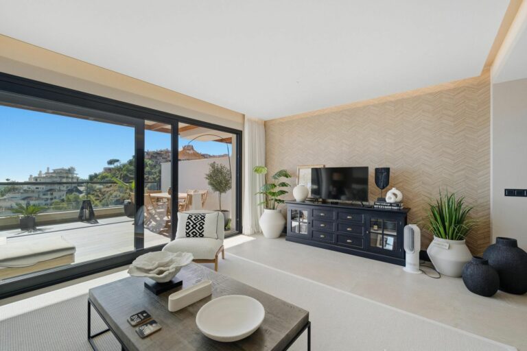 df2c175655a61c4f62cc17616535c070 - 12