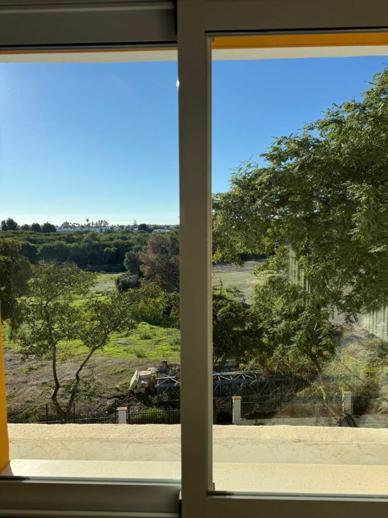 df3077e6d72e43e1809de1f3eda5c648 - 11