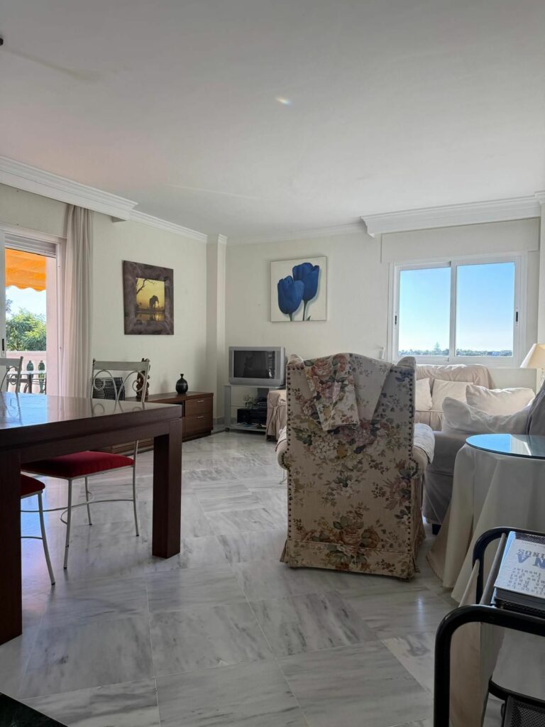 df3077e6d72e43e1809de1f3eda5c648 - 4