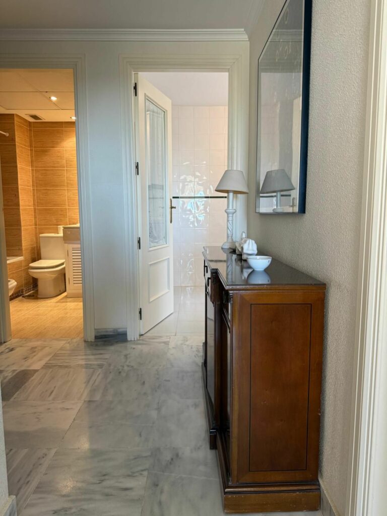 df3077e6d72e43e1809de1f3eda5c648 - 9