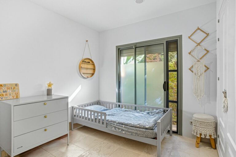 e08748936c069d2639585186495a2f51 - 12