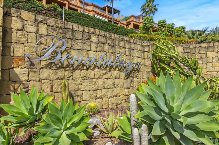 e08748936c069d2639585186495a2f51 - 13