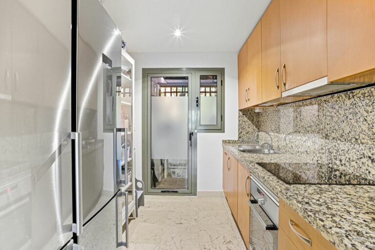 e08748936c069d2639585186495a2f51 - 5