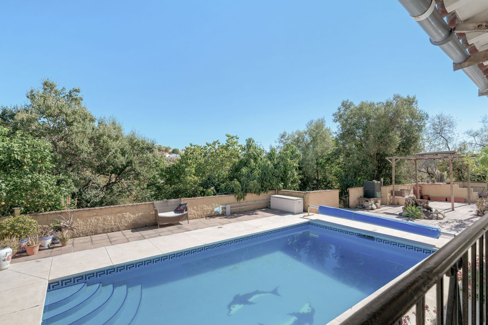 e435f7f1279a518729c69f015c04cd20 - 11