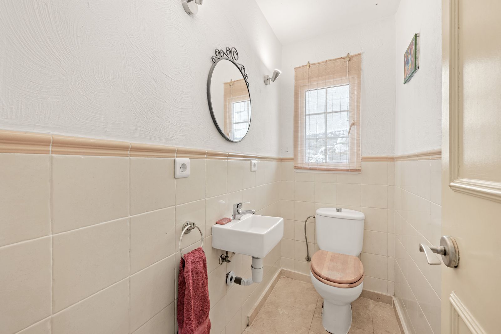 e435f7f1279a518729c69f015c04cd20 - 13