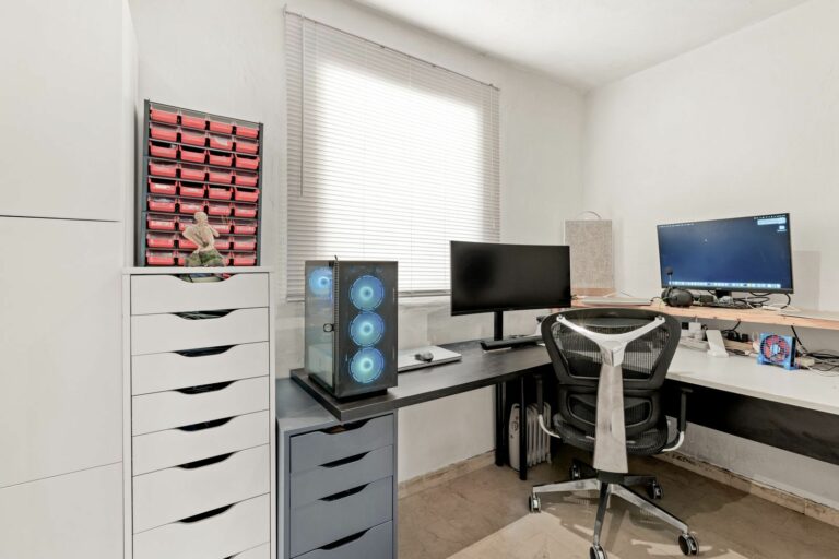 e435f7f1279a518729c69f015c04cd20 - 14