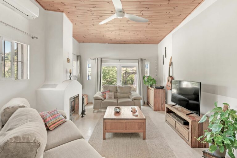 e435f7f1279a518729c69f015c04cd20 - 5