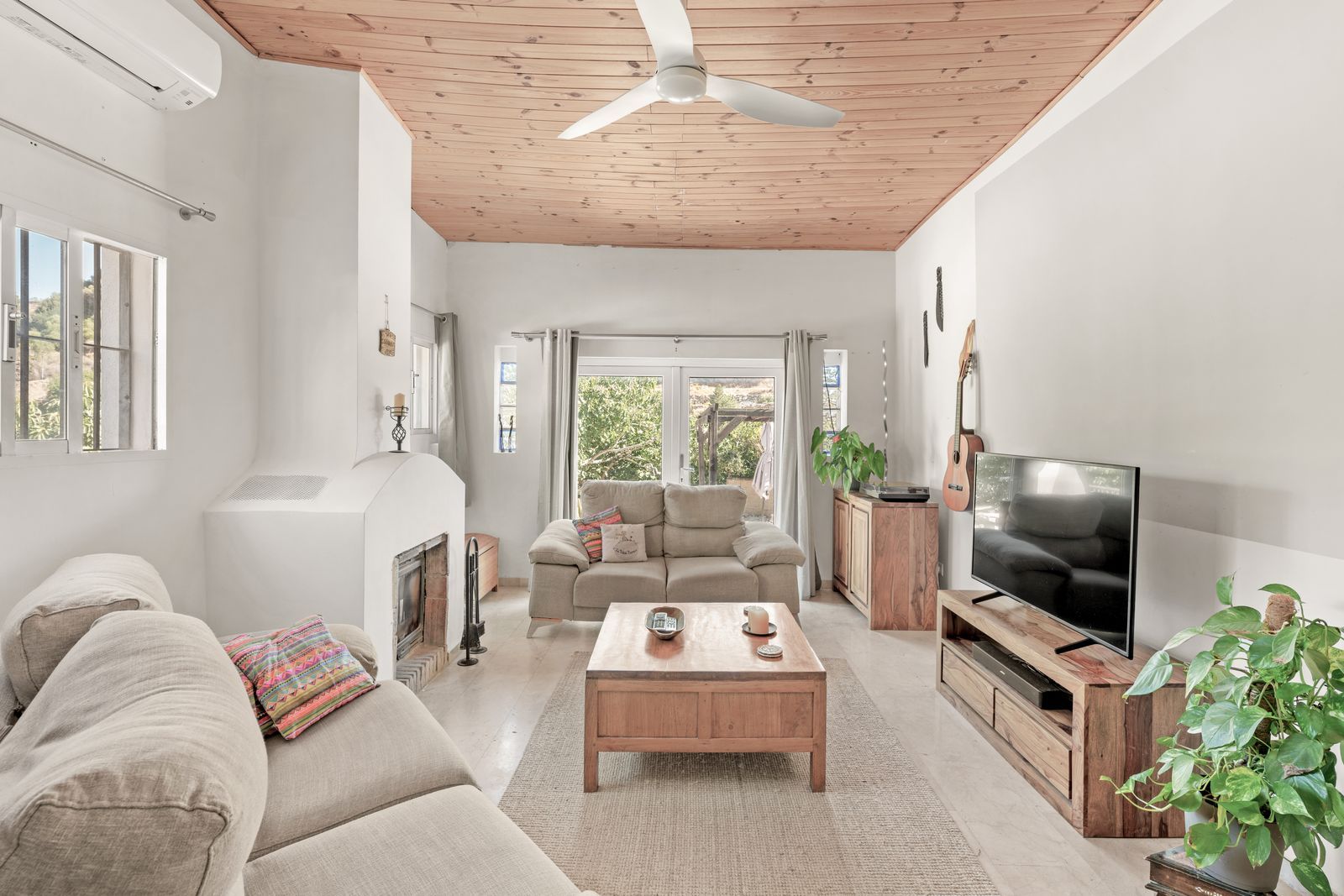 e435f7f1279a518729c69f015c04cd20 - 5