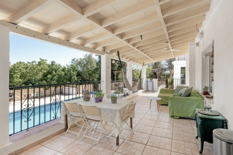 e435f7f1279a518729c69f015c04cd20 - 8