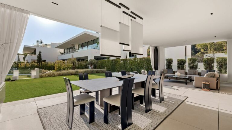 e5b35cbd589a8f3cca24637d01a622ad - 14