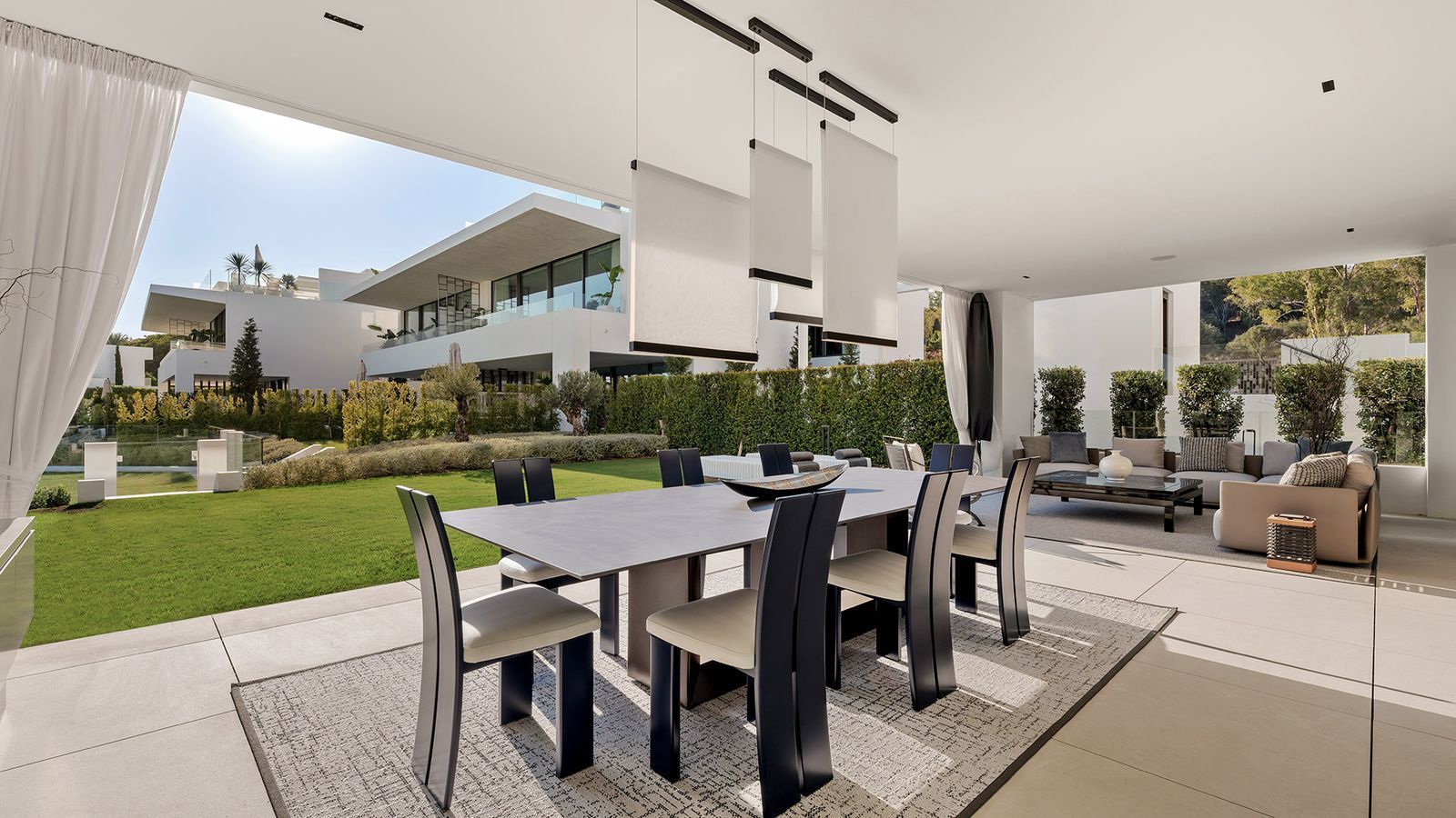 e5b35cbd589a8f3cca24637d01a622ad - 14