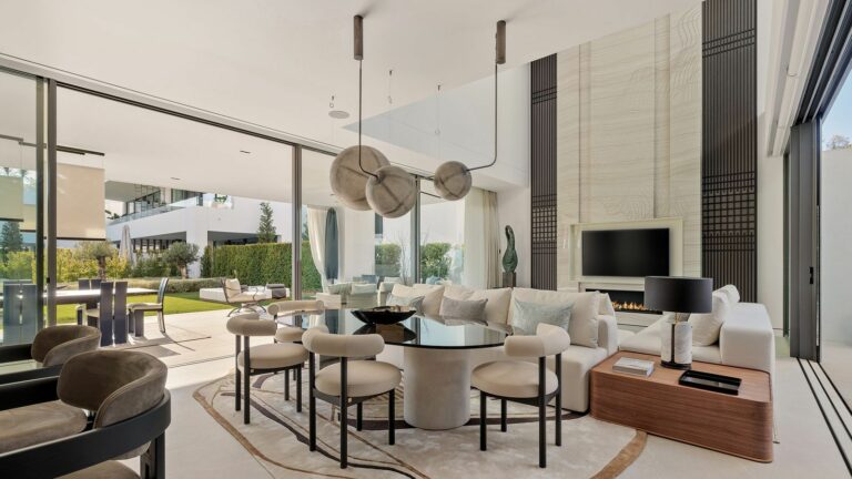 e5b35cbd589a8f3cca24637d01a622ad - 6