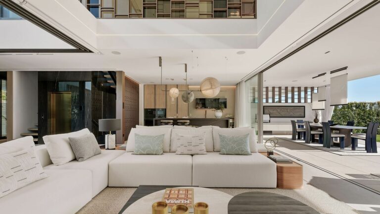 e5b35cbd589a8f3cca24637d01a622ad - 9