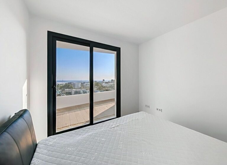 e731466ce79a480412a0791b9c72653e - 9