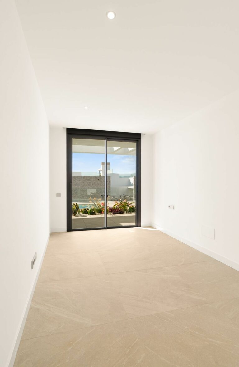 e736f4b099ba1cc928aa4f26da1f9b18 - 13