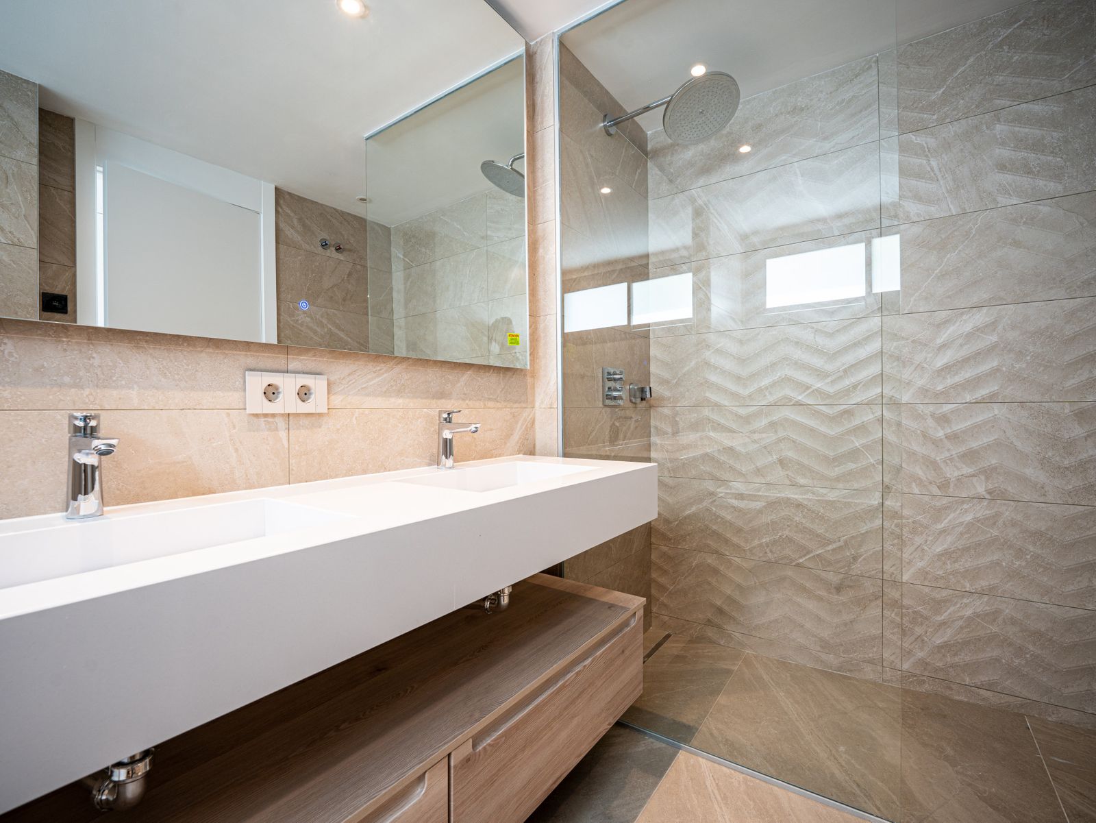 e8ac7b97c8c4a539cc2b234cd89cf84d - 16